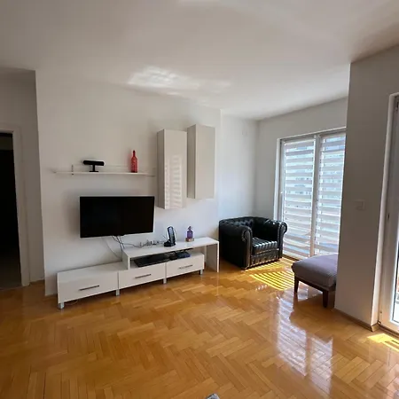 Beautiful Aparment In Apartament *